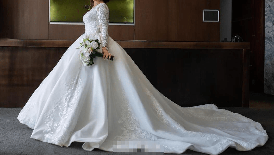 Wedding Gown for hire