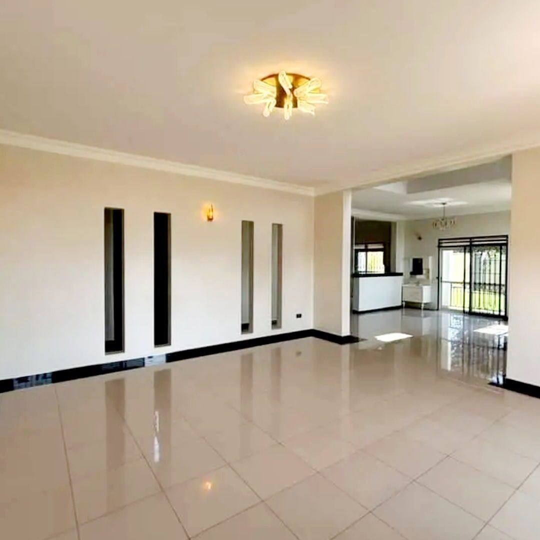 Munyonyo 5 bedrooms duplex stand-alone for rent