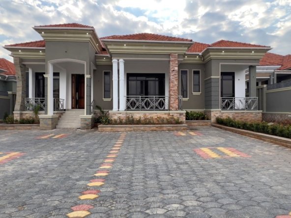 House-for-sale-in-Najjera-1-592x444